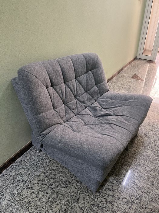 Срочно продам диван