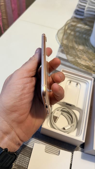 Iphone 8 64 GB gold перфектен full