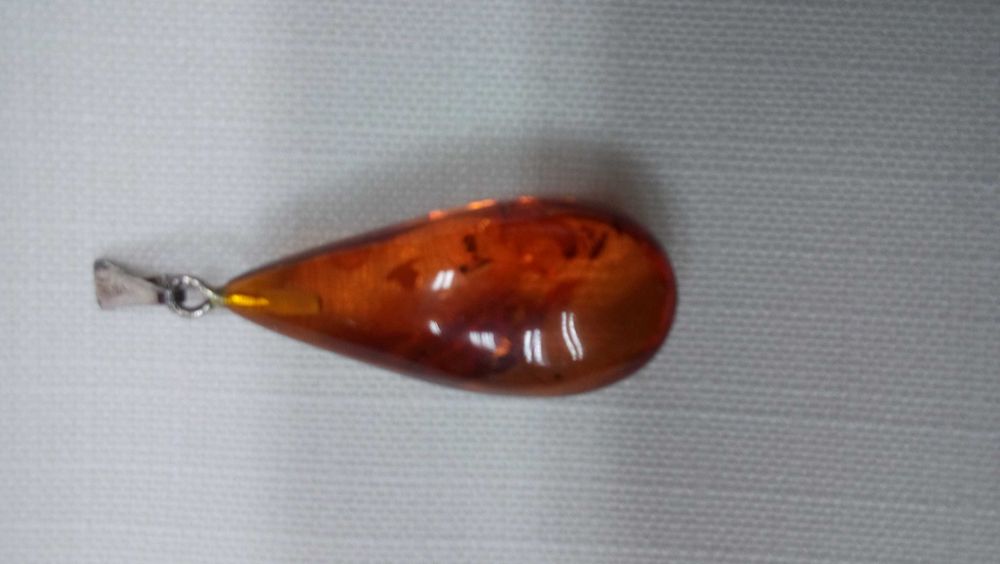 Продавам гердани, гривни и медальон от естествен кехлибар