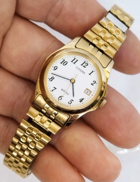 Ceas de dama Citizen cu Quartz, carcasă si bratara din oțel inoxidabil.