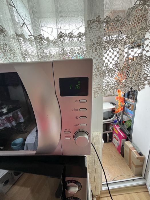 Микровълнова фурна с грил Candy