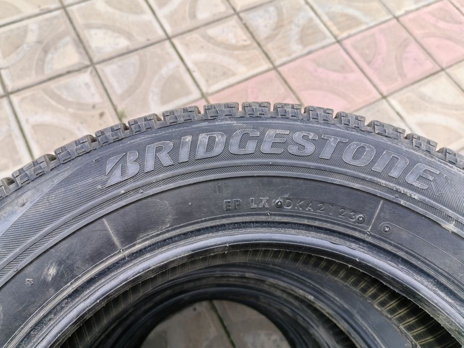 Продам липучку Bridgestone 185/65 R15