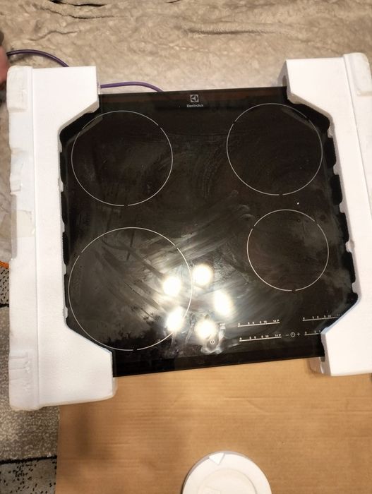 Plita electrica cu inducție Electrolux