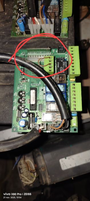 Brațe pentru porți batante