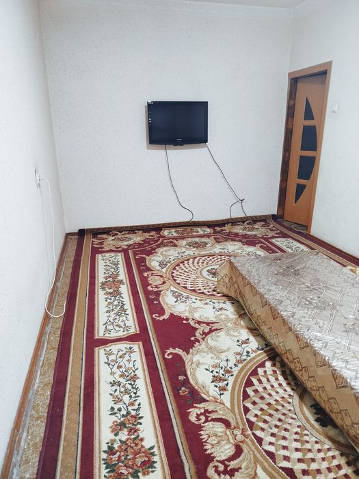 3 xonali kvartira tez va arzon narxda sotiladi.