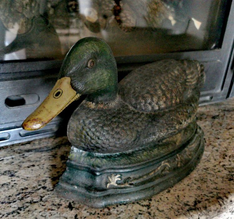Антикварна отлята фигура зеленоглава патица подпирачка за врата декор