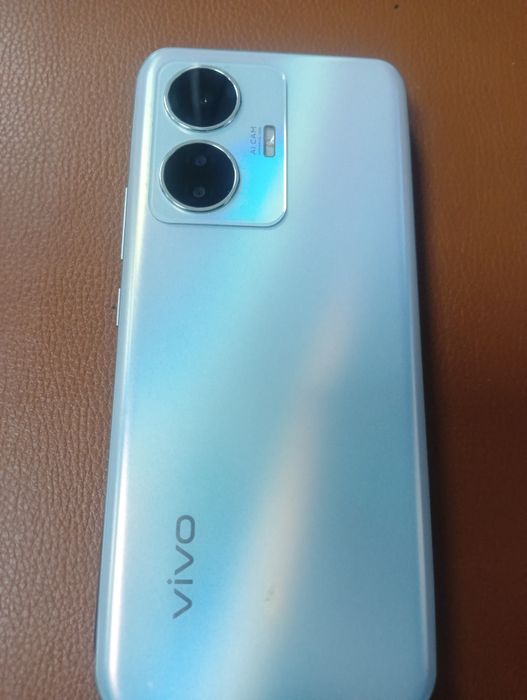 Продам Телефон  ВИВО  У 55