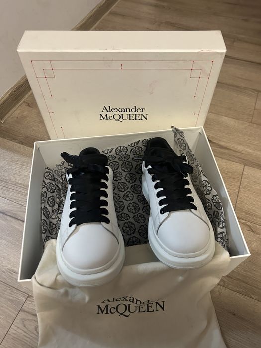 Alexander Mcqueen , marimea 42