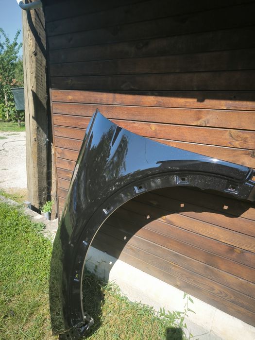 Преден ляв калник на Hyundai santa fe 2016г