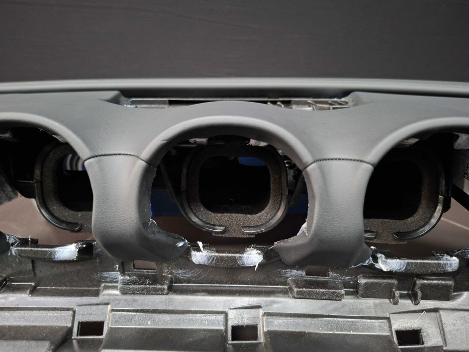 Ново Кожено Табло с Сив шев Mercedes W206 AMG