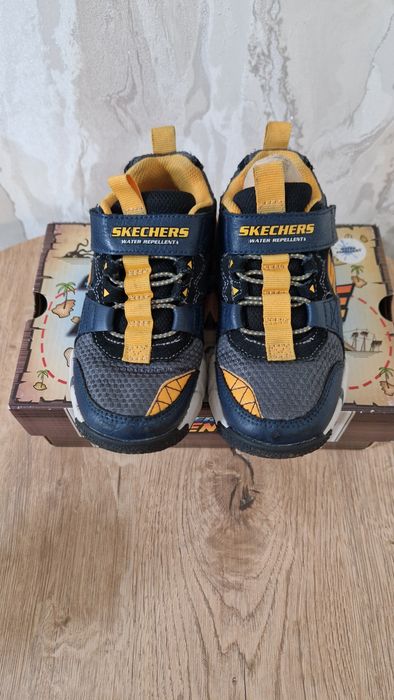 Продам ботинки Skechers