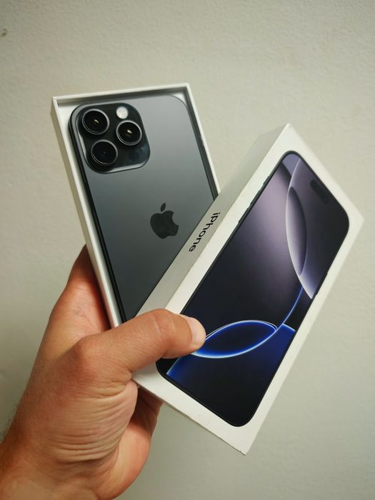 iPhone 16 Pro Max  Black Titanium / Гаранция!