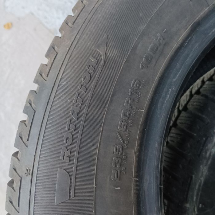 Гуми почти нови -235/60/16