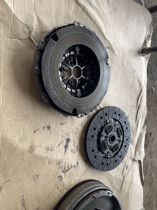 Kit ambreiaj LUK,complet Freelander 2 /2.2 diesel, aproape nou