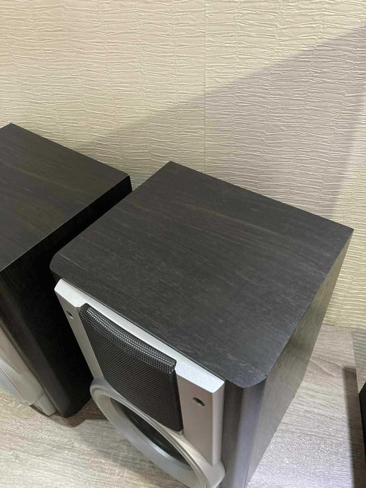 AIWA SX-NH3 bookshelf speakers