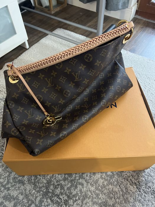 Louiis Vuitton Arts,y ММ