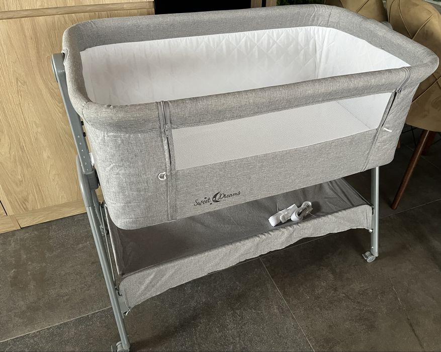Бебешка кошара за спане с подвижна страница Chipolino Sweet Dreams