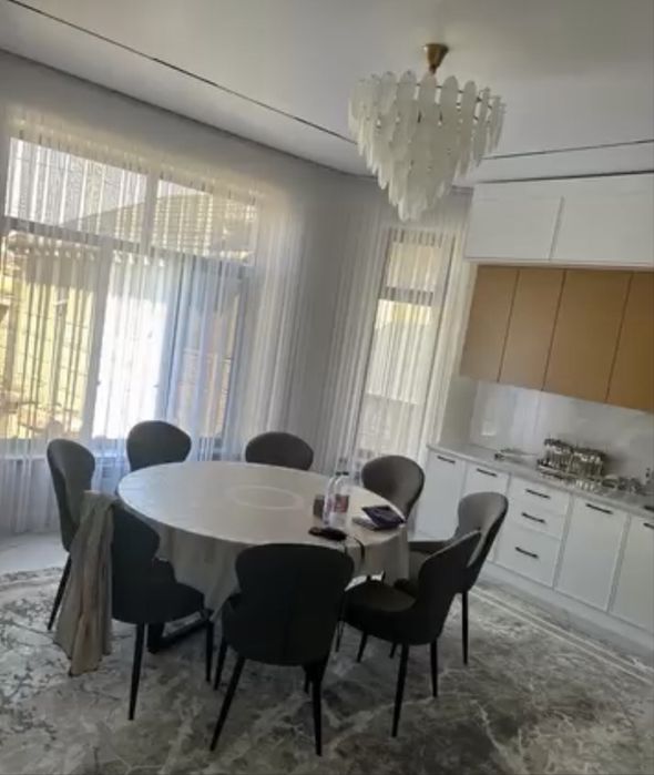 продам новый дом с мебелю