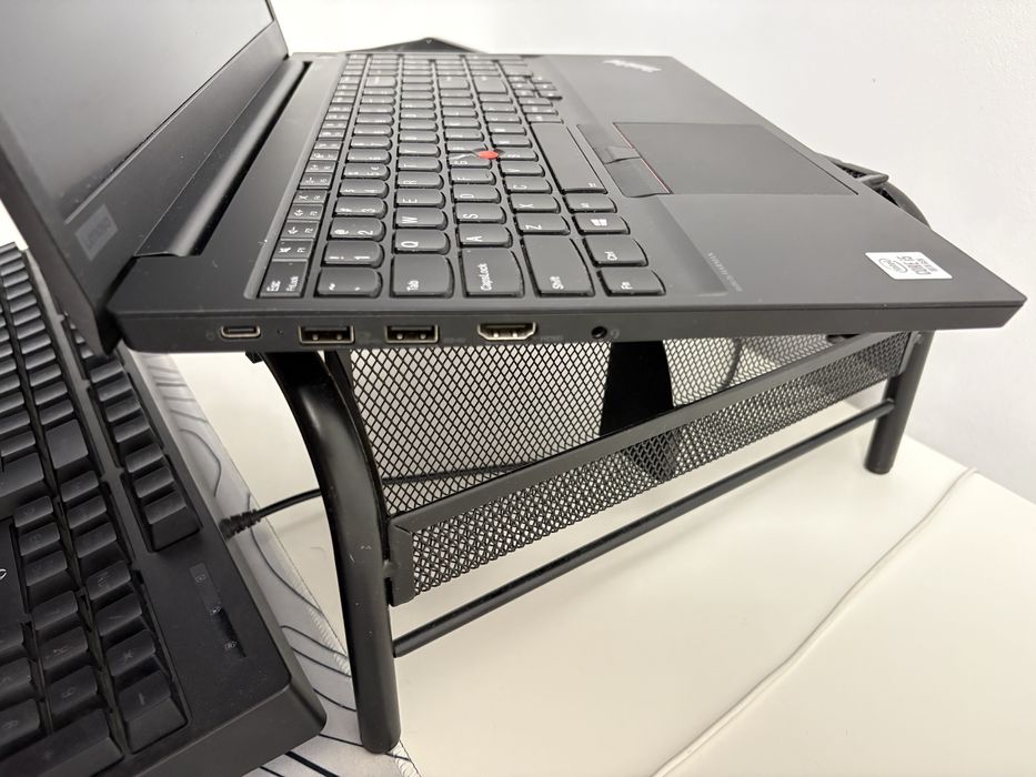 Laptop Lenovo Thinkpad i5 Gen 10/ssd/ideal office,scoala,gaming usor