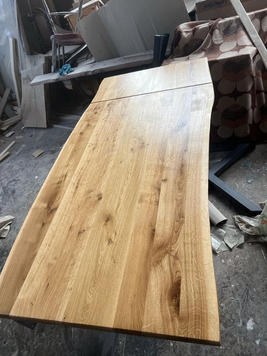 Уникална трапезна маса от орех с естествени криви ръбове