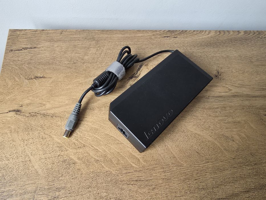 Alimentator Lenovo 20V  8,5A 170W
