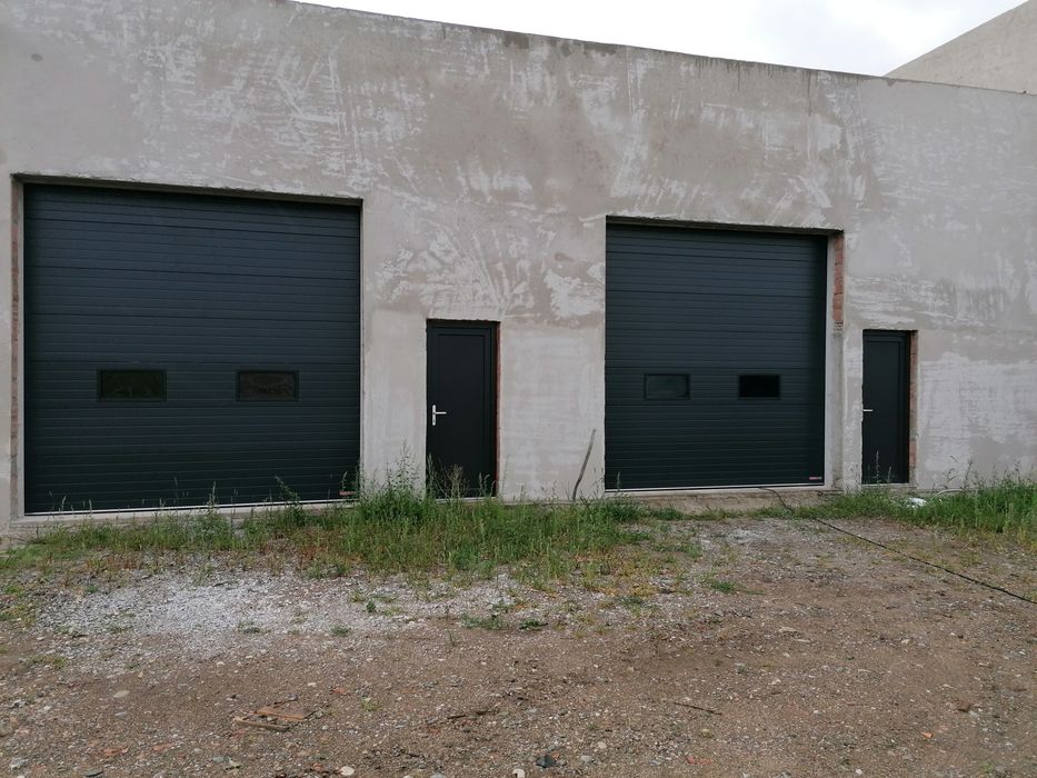 Ușa de garaj rezidențiale și industriale