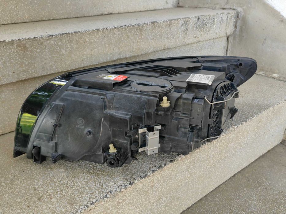 Фар Volvo S40 Xenon десен Оригинален