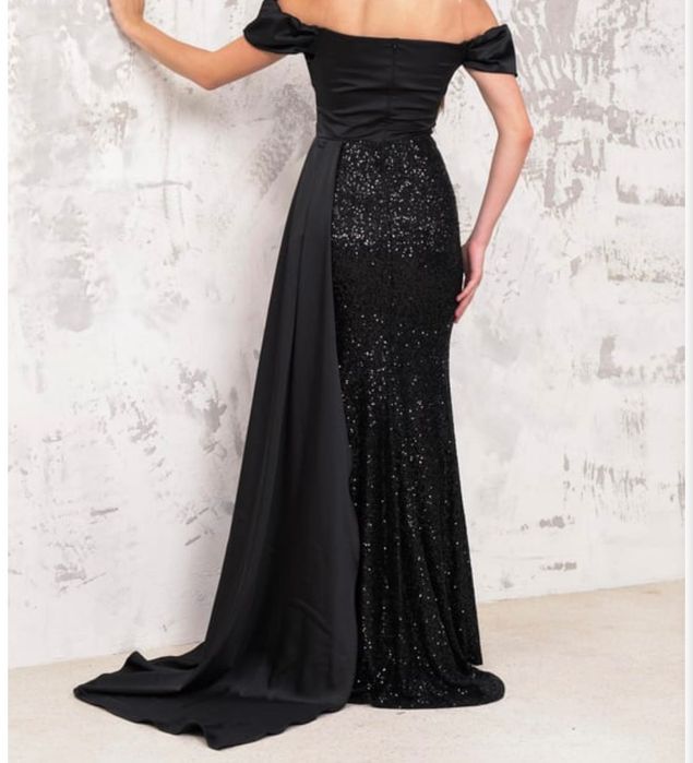 Официална Рокля.