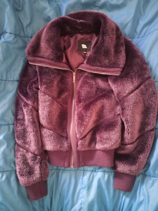 Спортна  пухенка СВ и 3 бр. дамски якета -Adidas N 34, и червено яке S