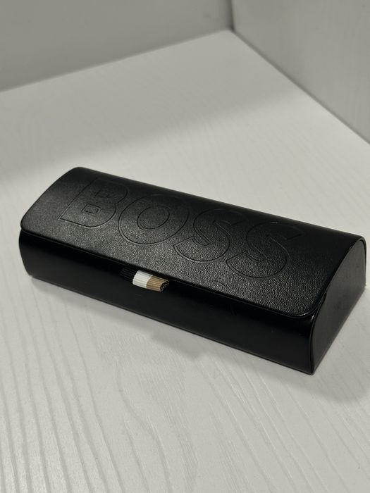 Солнцезащитные очки BOSS