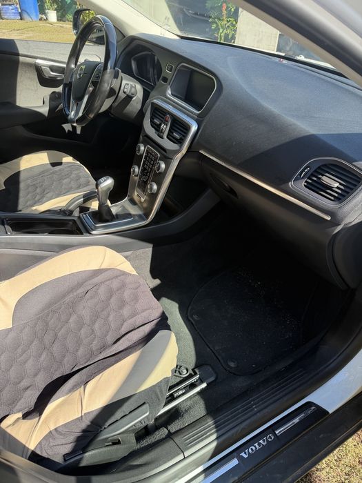 Volvo V40 Cross Country D2,Acte valabile