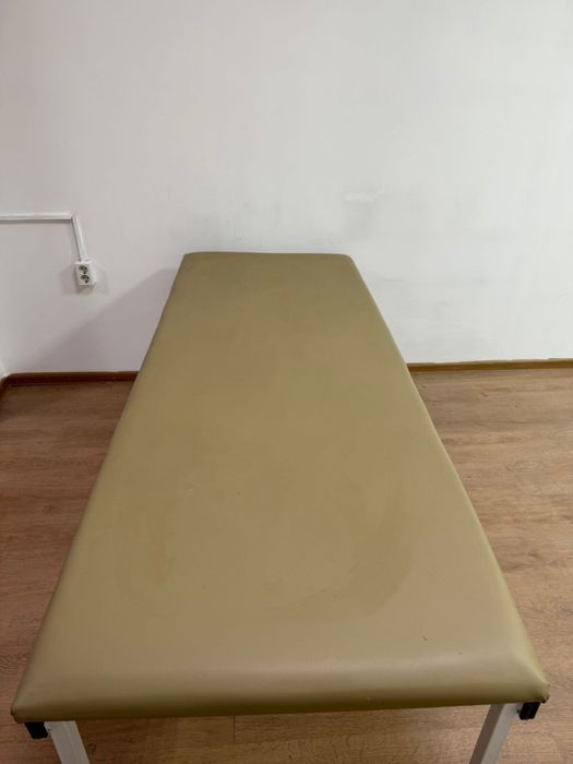 Кушетка для наращивания ресниц, ламинирование