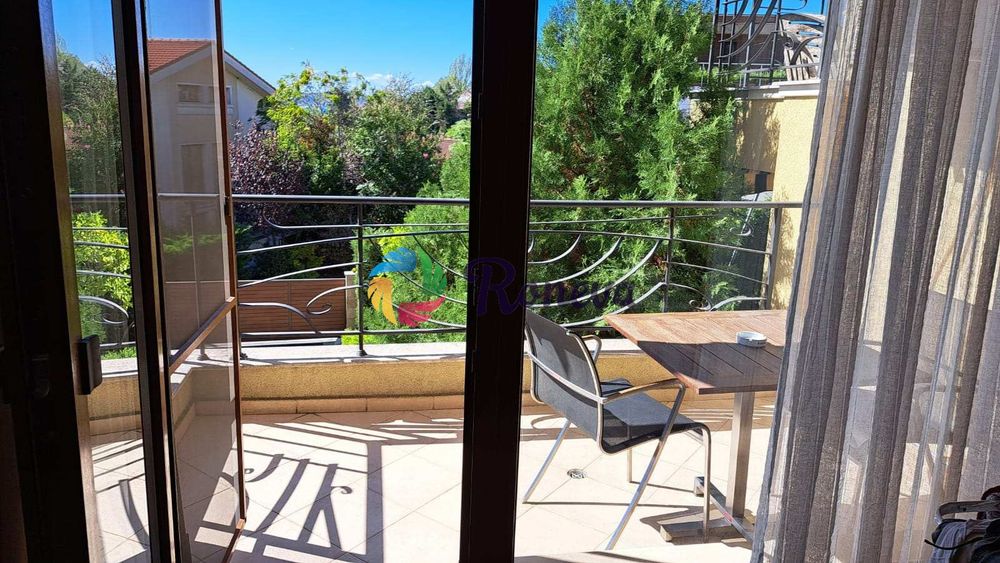 Луксозен тристаен апартамент в близост до морския бряг м-т Евксиноград