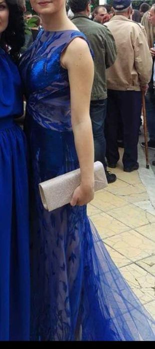 Абитуриентска рокля