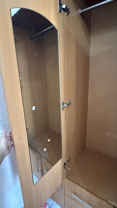 Продается шифоньер в хорошем состоянии