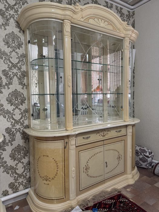 Продается гарнитура