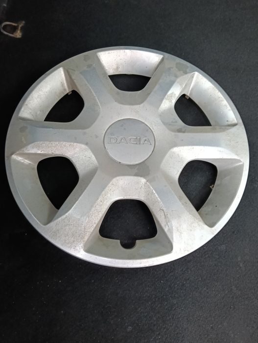 Capac roată original Dacia R15 in stare bună.