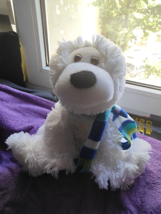 Ursulețul polar care dansează și vorbește după  muzică mobil