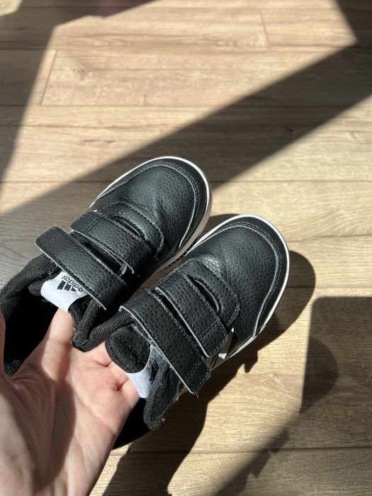 Кроссовки Adidas