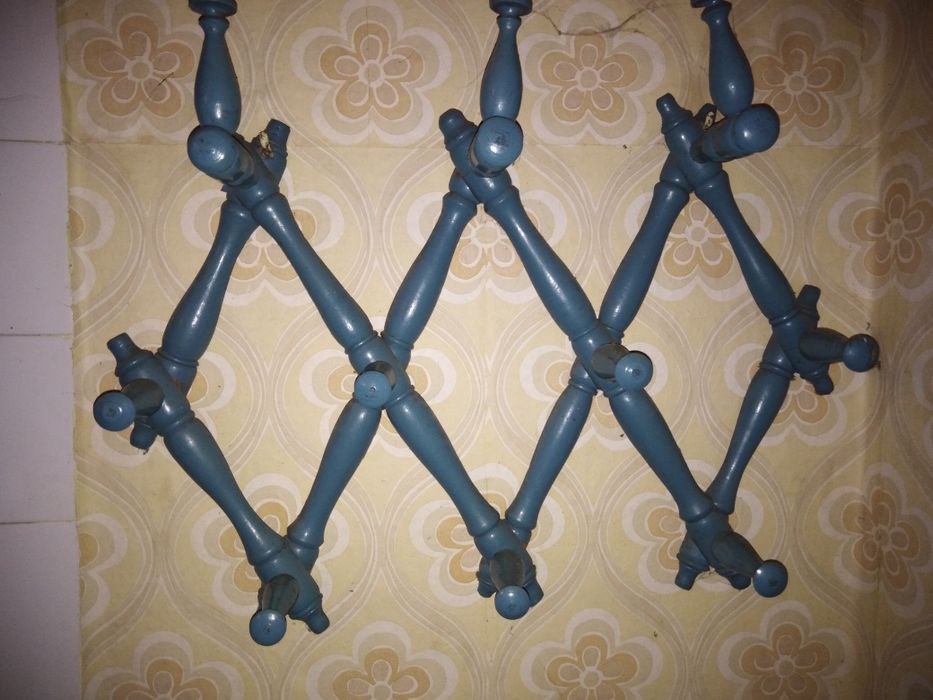 Закачалка дървена