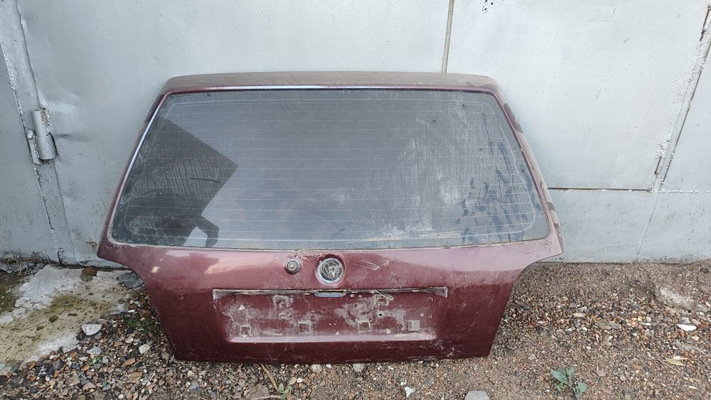 Продам дверь багажника