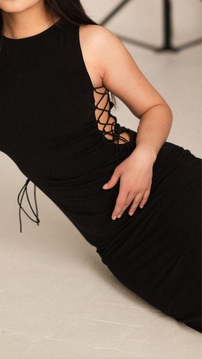 Вечернее платье с завязками