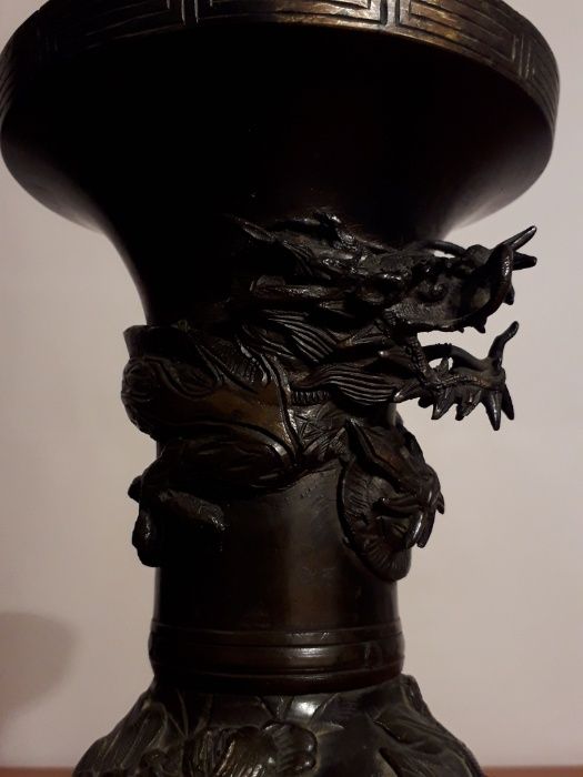 Vase Asiatice din Bronz – Vechi si Rare Piese Japoneze