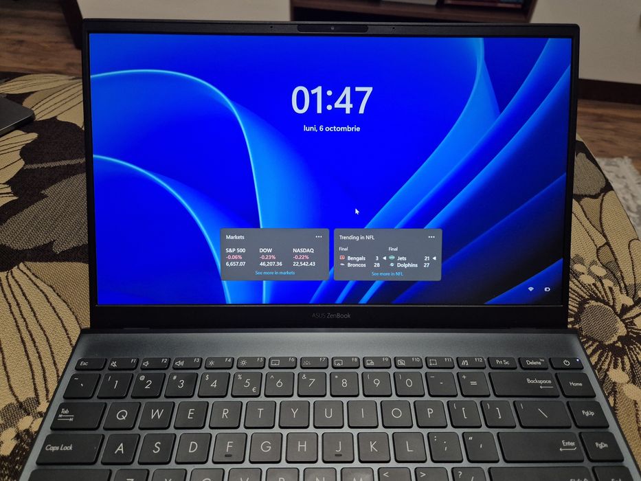 Laptop Asus Zenbook 14 inch metalic Ryzen 5 5600H 512 gb ssd Windows