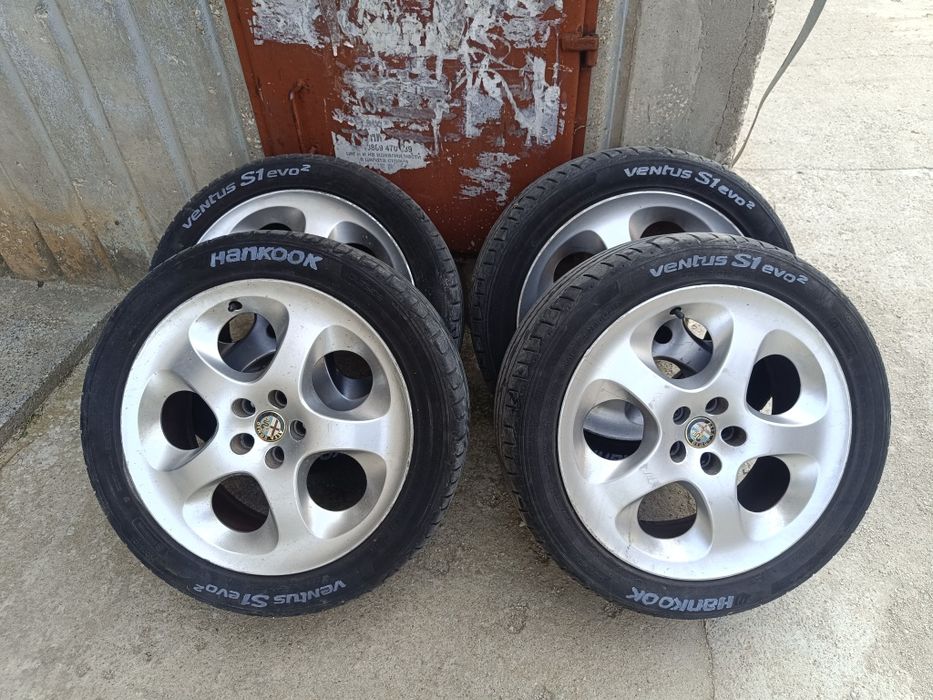 Продавам алфа ромео