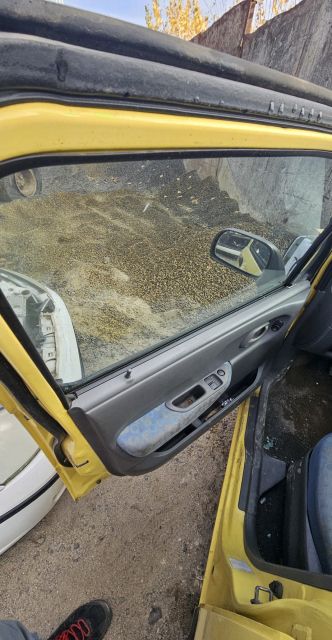 Macara geam fata dreapta manuala Suzuki Wagon R+ 2002