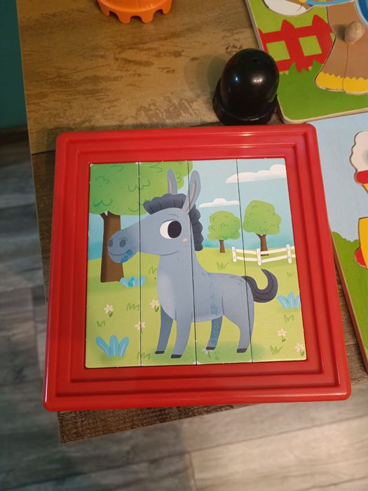 Колекция от пъзели и занимателни играчки