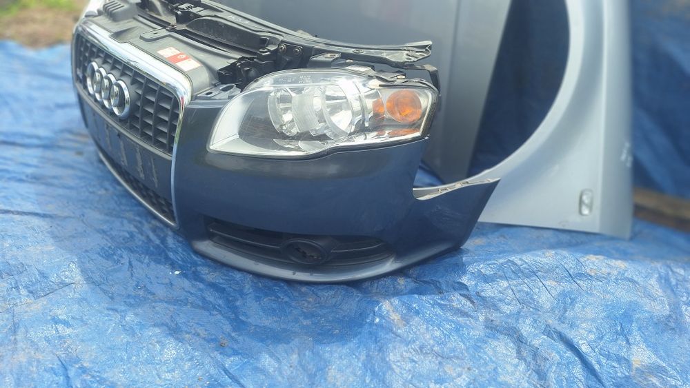 Bara fata audi a4 b7 s line faruri tragar capota aripa