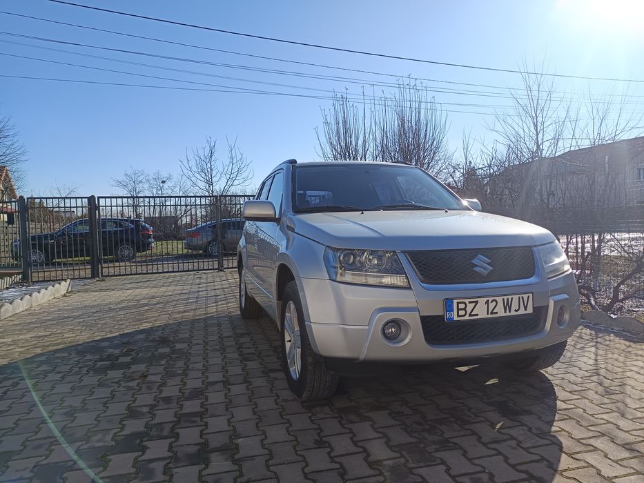 Vând Suzuki Grand Vitara 2.0 benzina an 2006