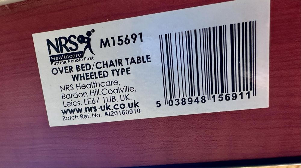 Медицинска масичка за хранене